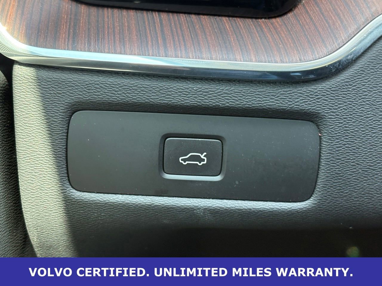 Certified 2023 Volvo XC60 B5 Plus w/ Climate Package image 20