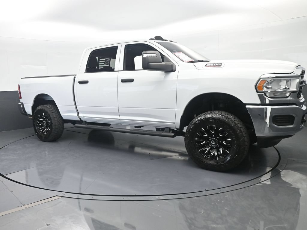 Used 2024 RAM 2500 Tradesman w/ Chrome Appearance Group AWD/4WD image 8