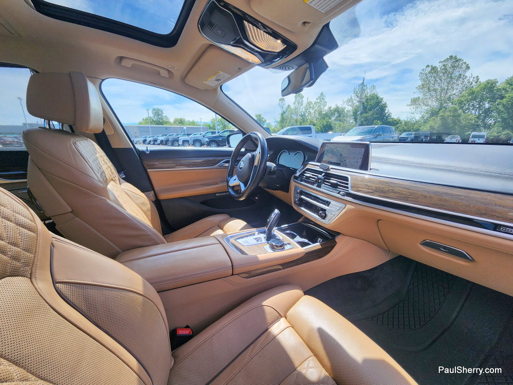 Used 2017 BMW 740i xDrive AWD/4WD image 45