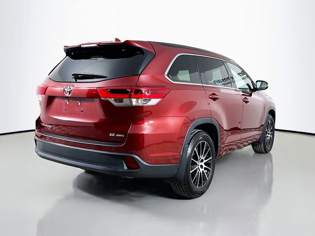 Used 2017 Toyota Highlander SE image 7