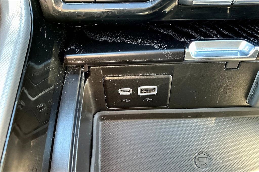 Used 2024 GMC Yukon Denali AWD/4WD image 13