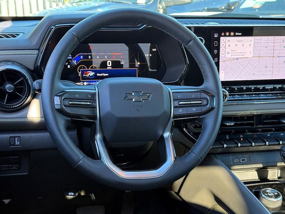 Used 2025 Chevrolet Colorado ZR2 w/ Midnight Edition image 26