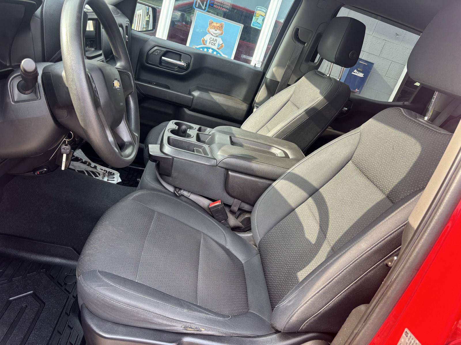 Used 2019 Chevrolet Silverado 1500 Custom w/ Custom Value Package AWD/4WD image 4