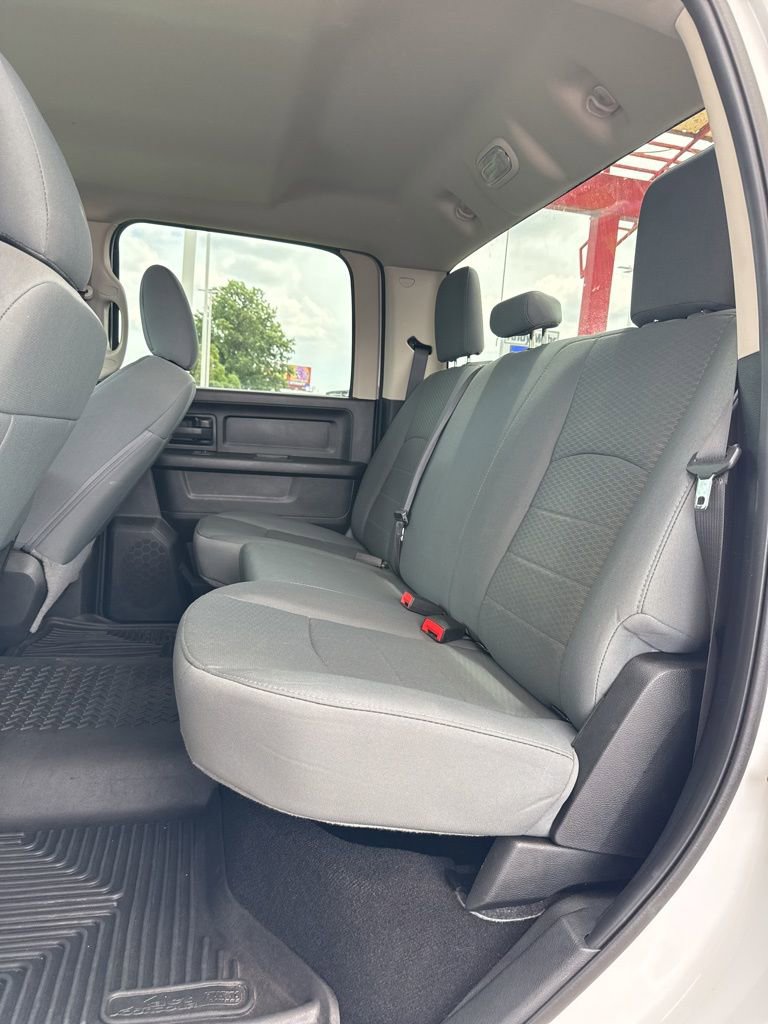 Used 2018 RAM 2500 Tradesman w/ Chrome Appearance Group image 18