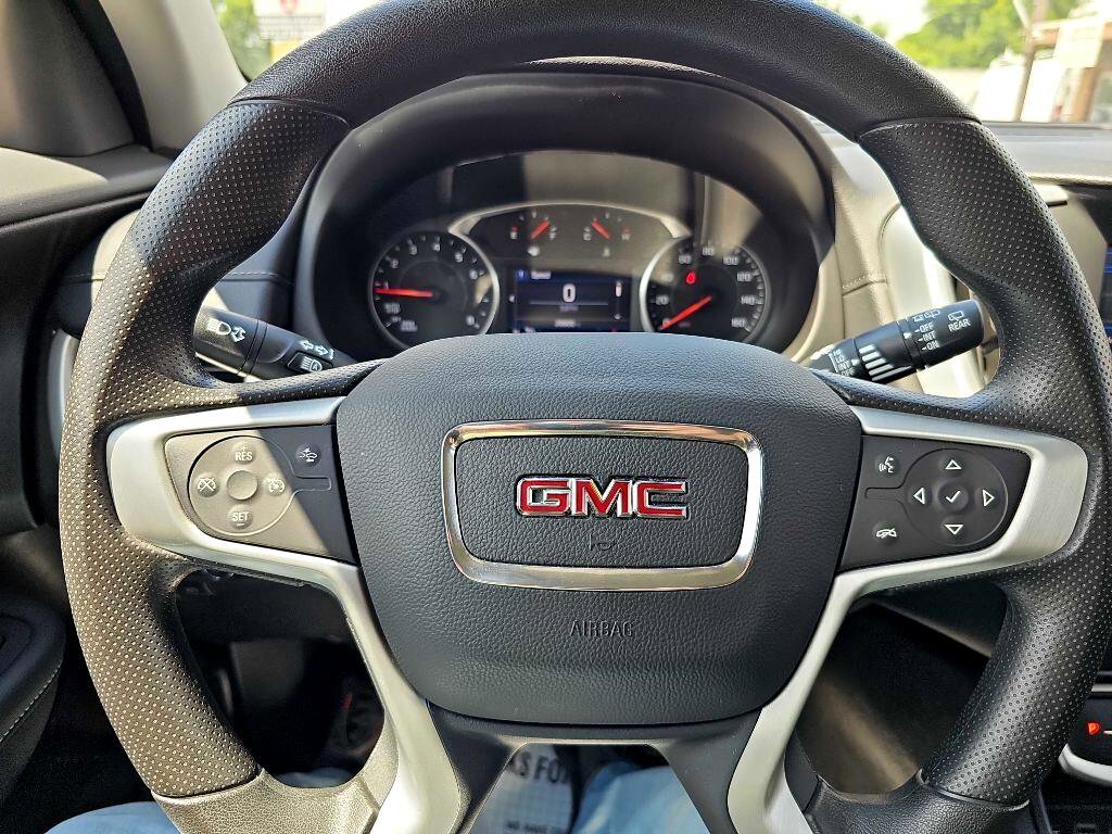 Used 2024 GMC Terrain SLE image 23