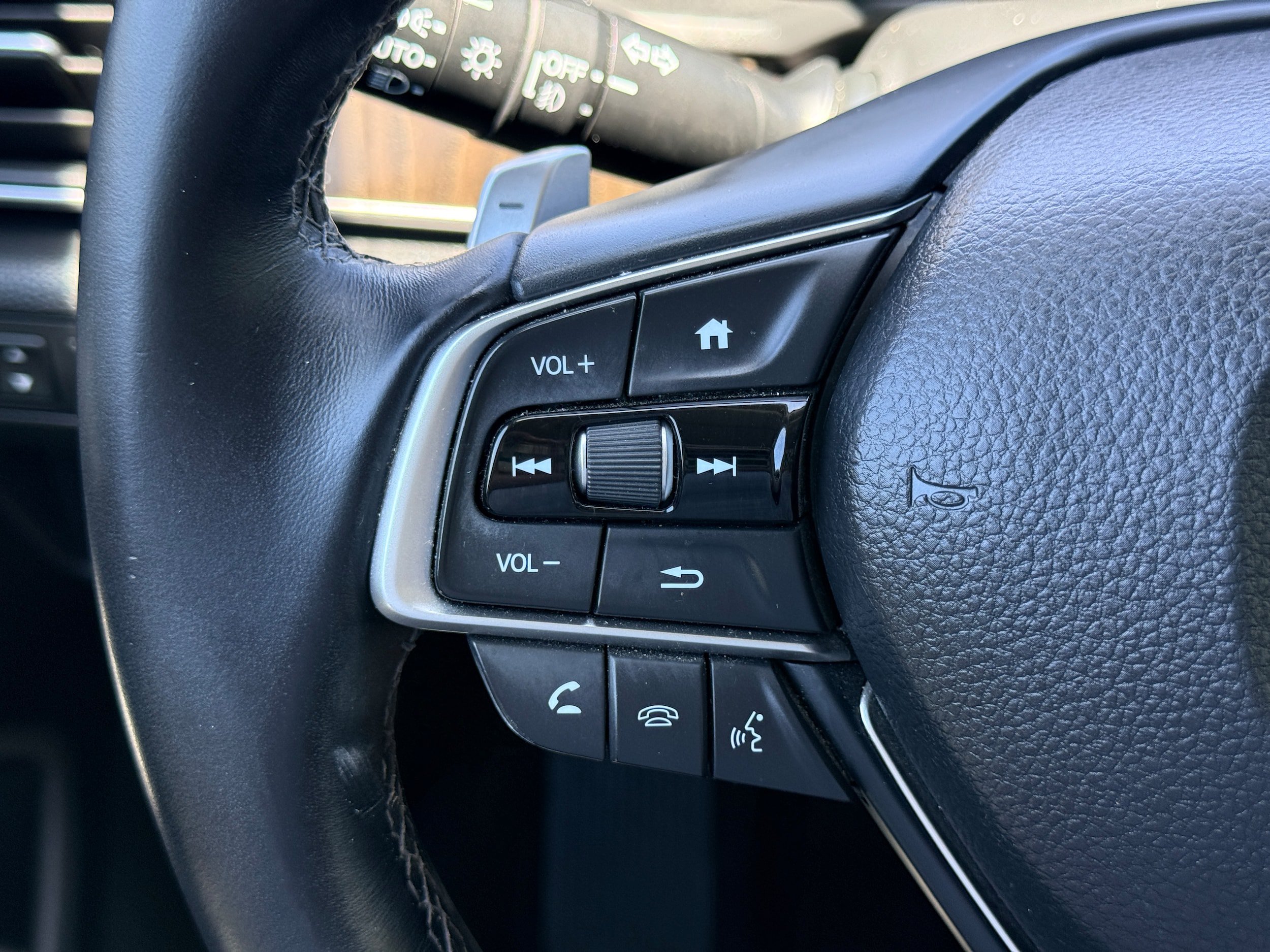 Used 2018 Honda Accord Touring image 13