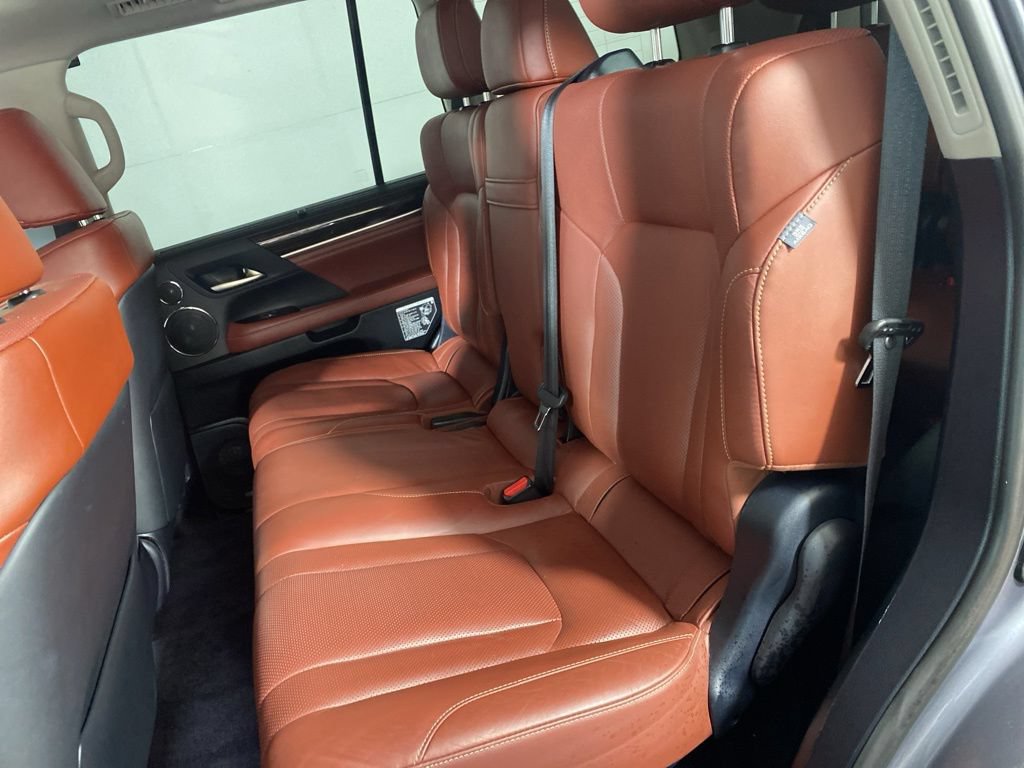 Used 2018 Lexus LX 570 4WD w/ Luxury Package image 13
