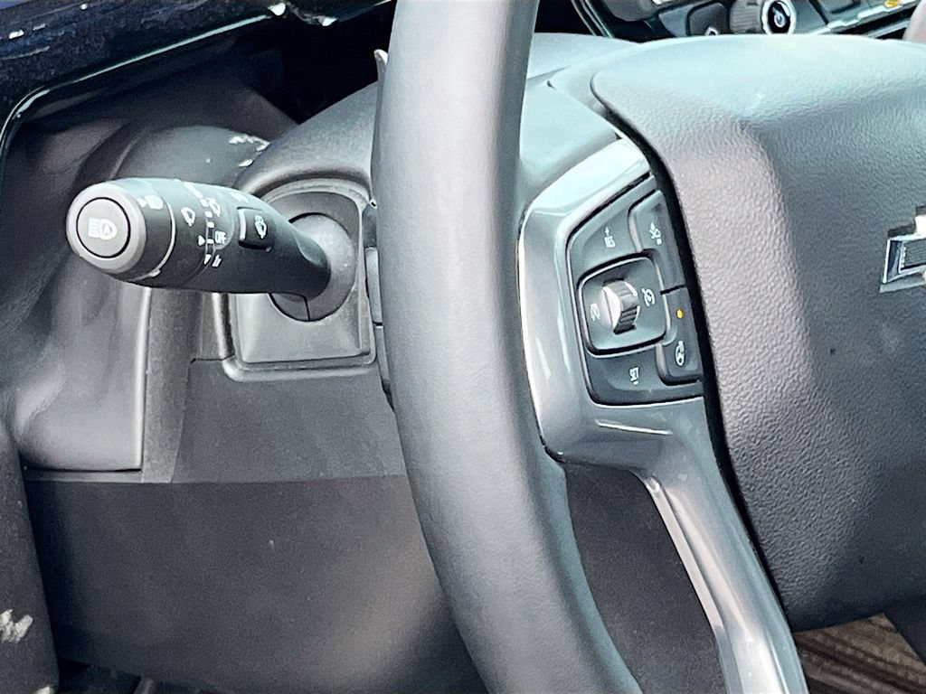Used 2025 Chevrolet Silverado 1500 RST AWD/4WD image 10