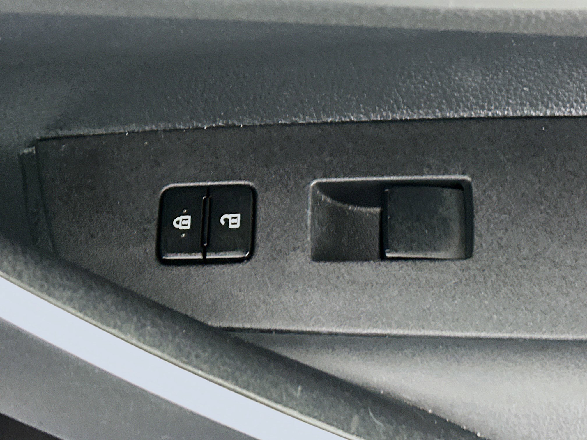 Used 2025 Toyota Corolla SE image 28