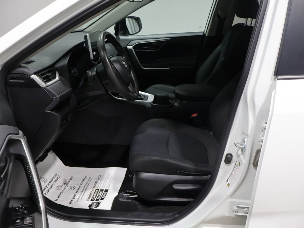 Used 2023 Toyota RAV4 LE image 10