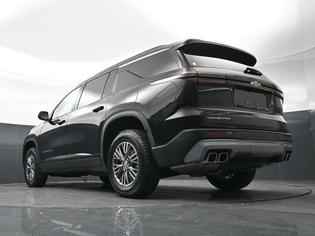 Used 2025 Chevrolet Traverse LT image 36