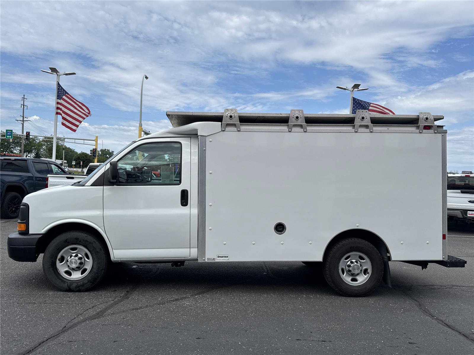 Used 2014 Chevrolet Express 3500 RWD image 4