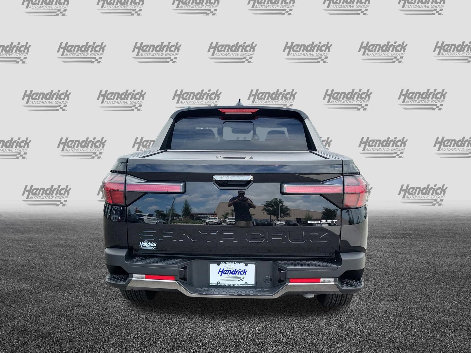 Used 2025 Hyundai Santa Cruz Limited AWD/4WD image 6