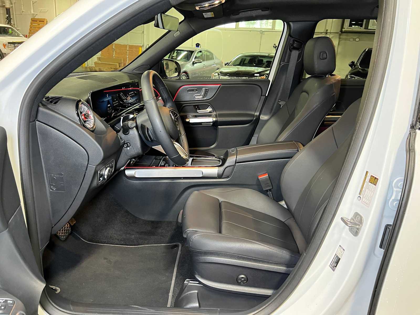 Used 2026 Mercedes-Benz GLB 250 4MATIC image 23