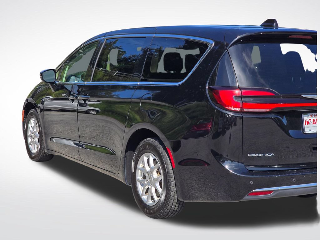 Used 2024 Chrysler Pacifica Touring-L FWD image 50