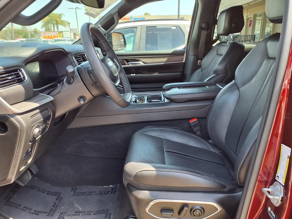 Used 2024 Jeep Wagoneer Series III AWD/4WD image 20