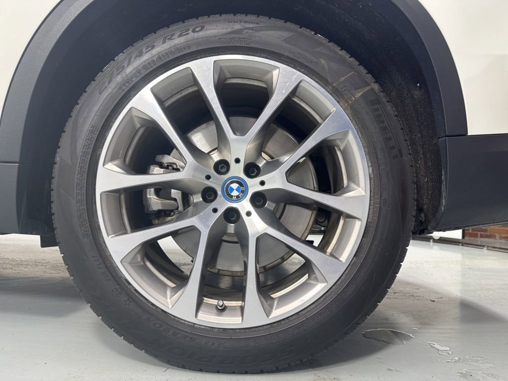 Certified 2024 BMW X5 xDrive50e w/ Premium Package AWD/4WD image 9