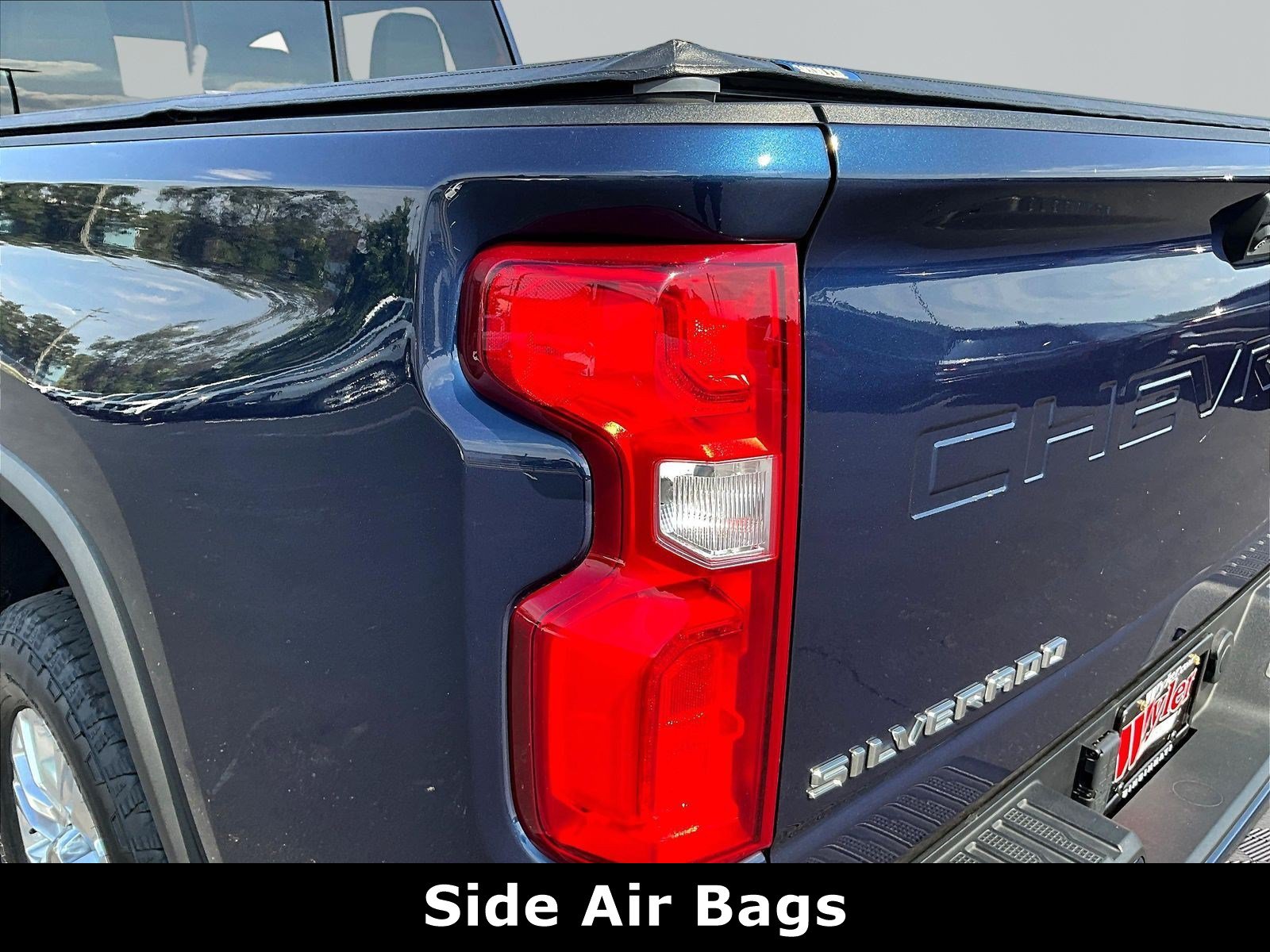 Used 2022 Chevrolet Silverado 2500 High Country w/ Z71 Off-Road Package AWD/4WD image 24