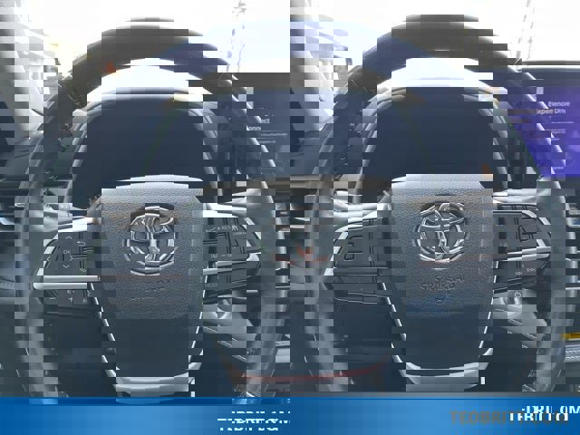 Used 2024 Toyota Highlander XLE image 27