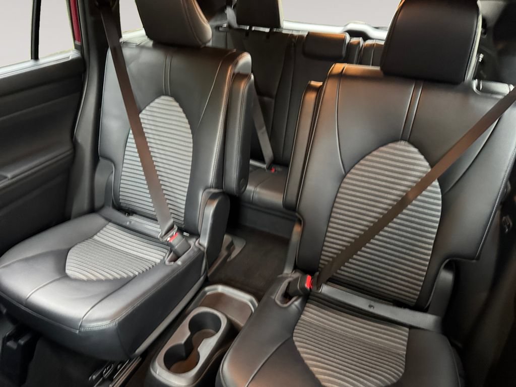 Used 2023 Toyota Highlander XSE AWD/4WD image 13