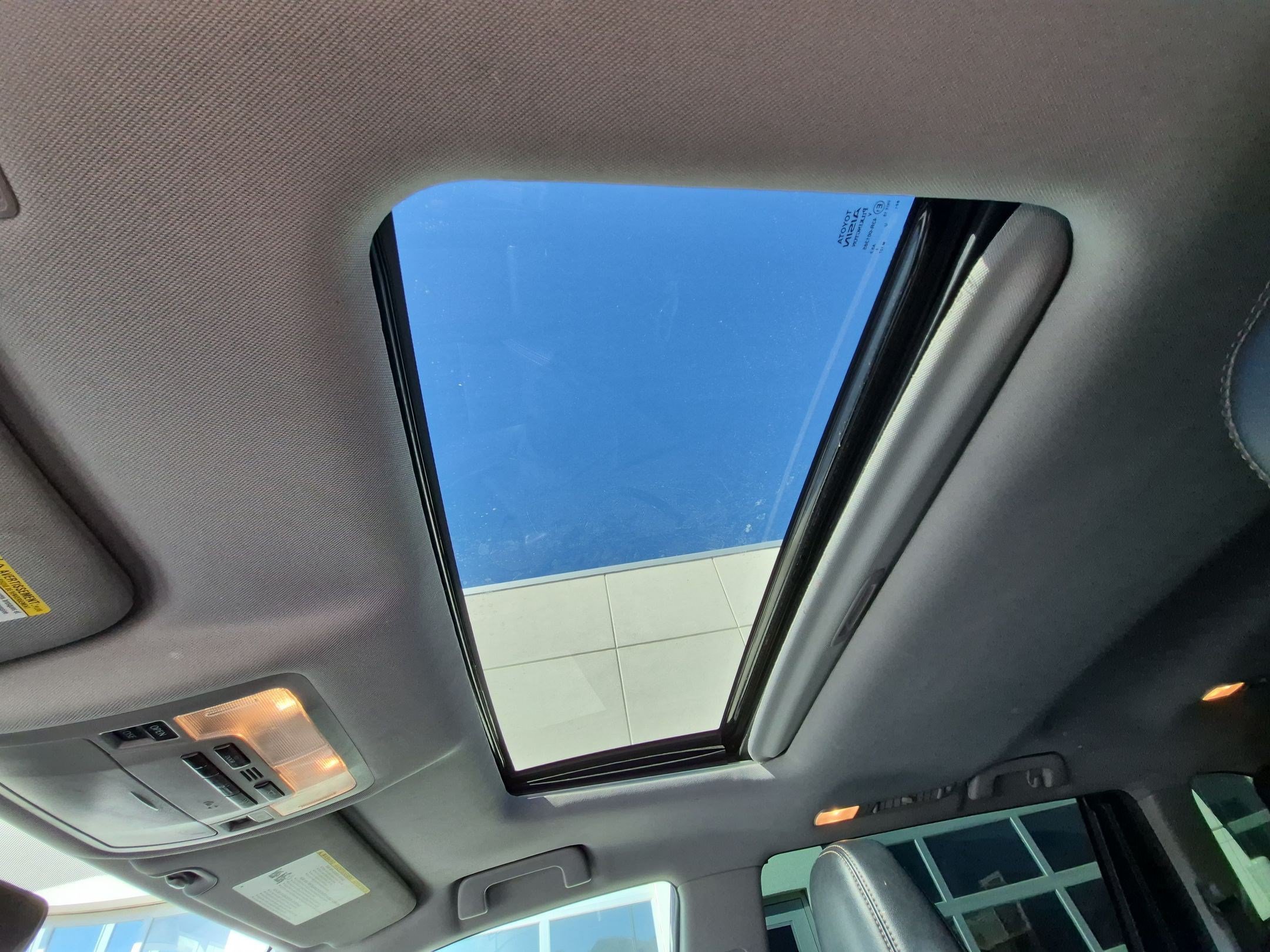 Used 2019 Toyota Highlander XLE AWD/4WD image 18