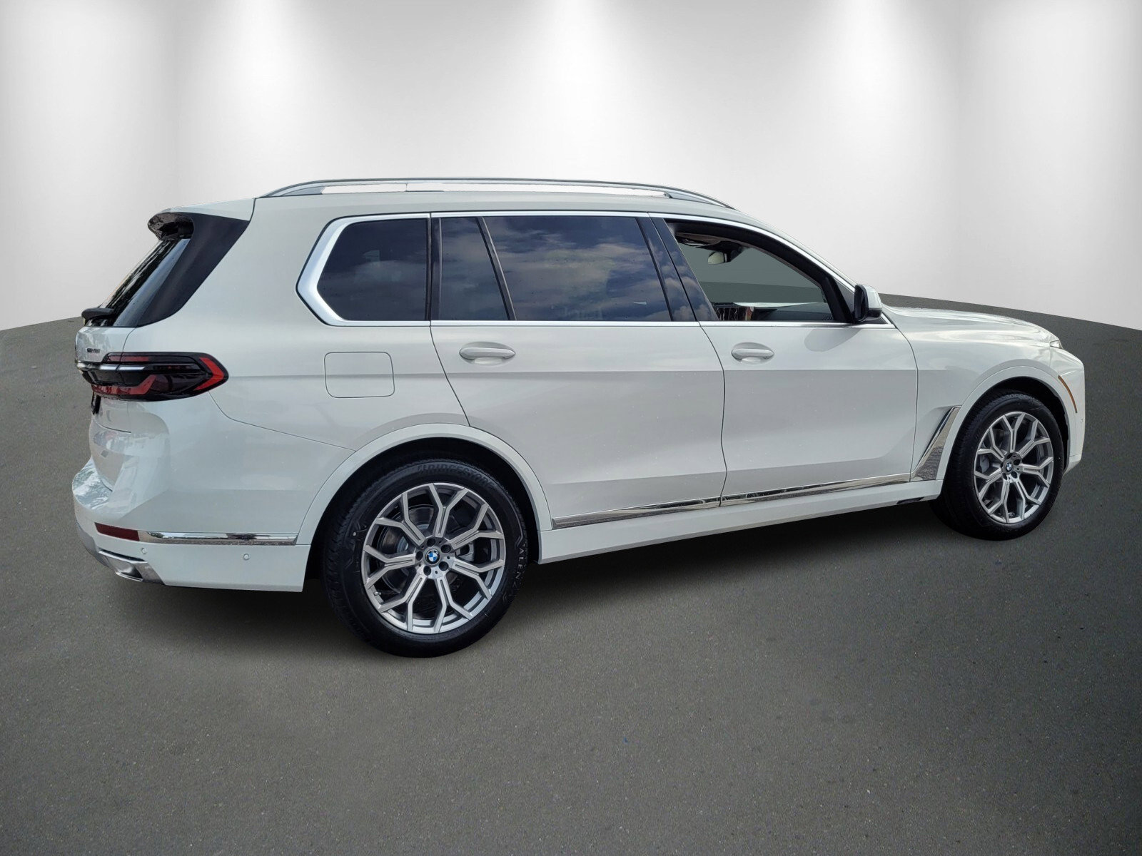 New 2026 BMW X7 xDrive40i w/ Premium Package image 7