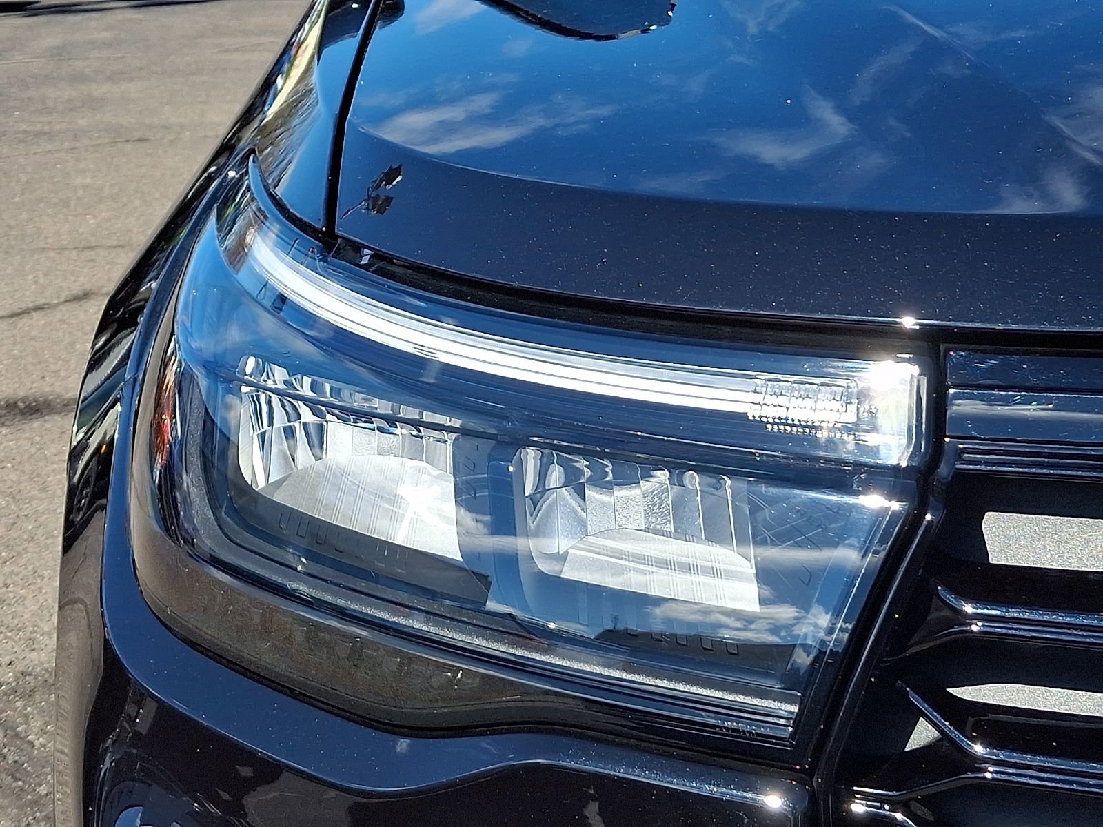 Used 2025 Ford Explorer ST w/ Sun And Sound Package image 10