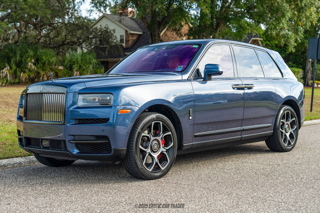 Used 2023 Rolls-Royce Cullinan Black Badge w/ Leather Finishing Pack image 14