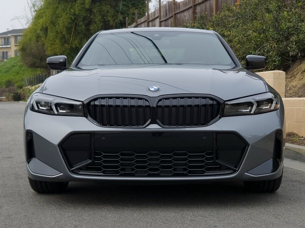New 2026 BMW 330i Sedan w/ M Sport Package image 3
