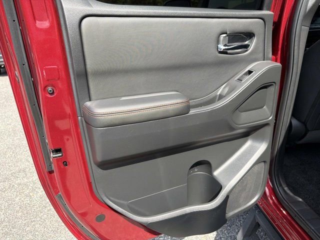 Used 2023 Nissan Frontier PRO-4X w/ Pro Convenience Package AWD/4WD image 12