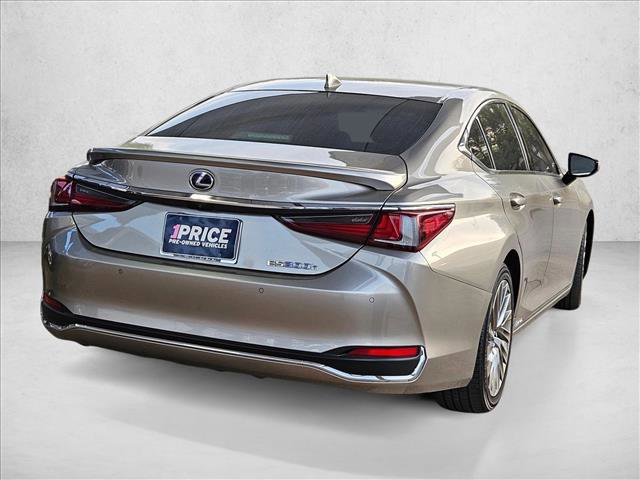 Used 2021 Lexus ES 300h Ultra Luxury w/ Accessory Package 2 image 4