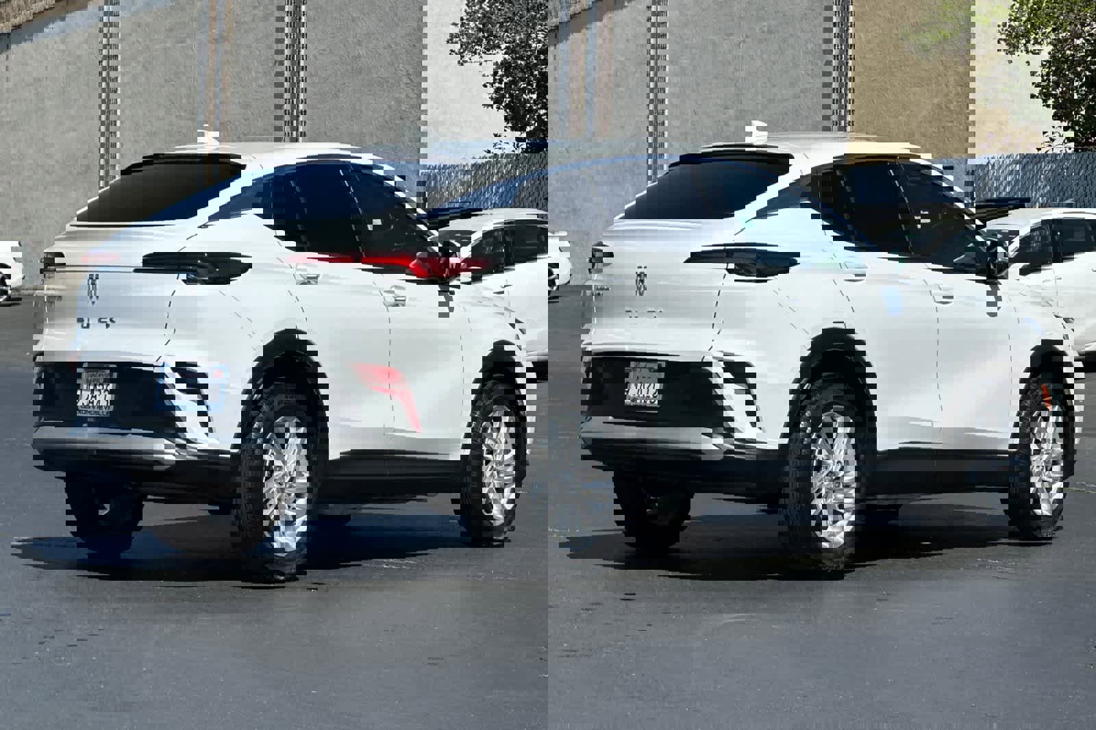 Used 2024 Buick Envista Preferred image 2