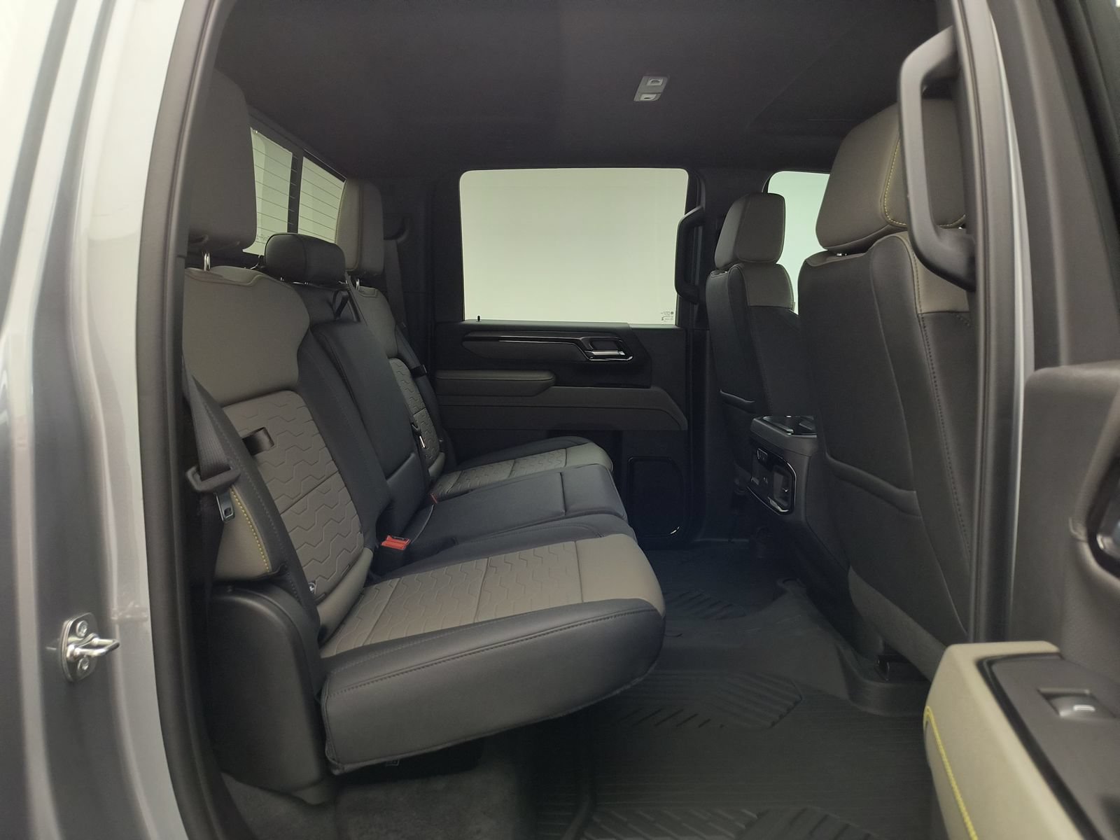New 2026 Chevrolet Silverado 2500 ZR2 w/ ZR2 Bison Edition AWD/4WD image 32