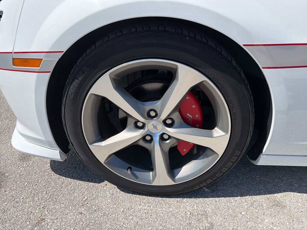 Used 2015 Chevrolet Camaro LT w/ Commemorative Special Edition RWD image 11