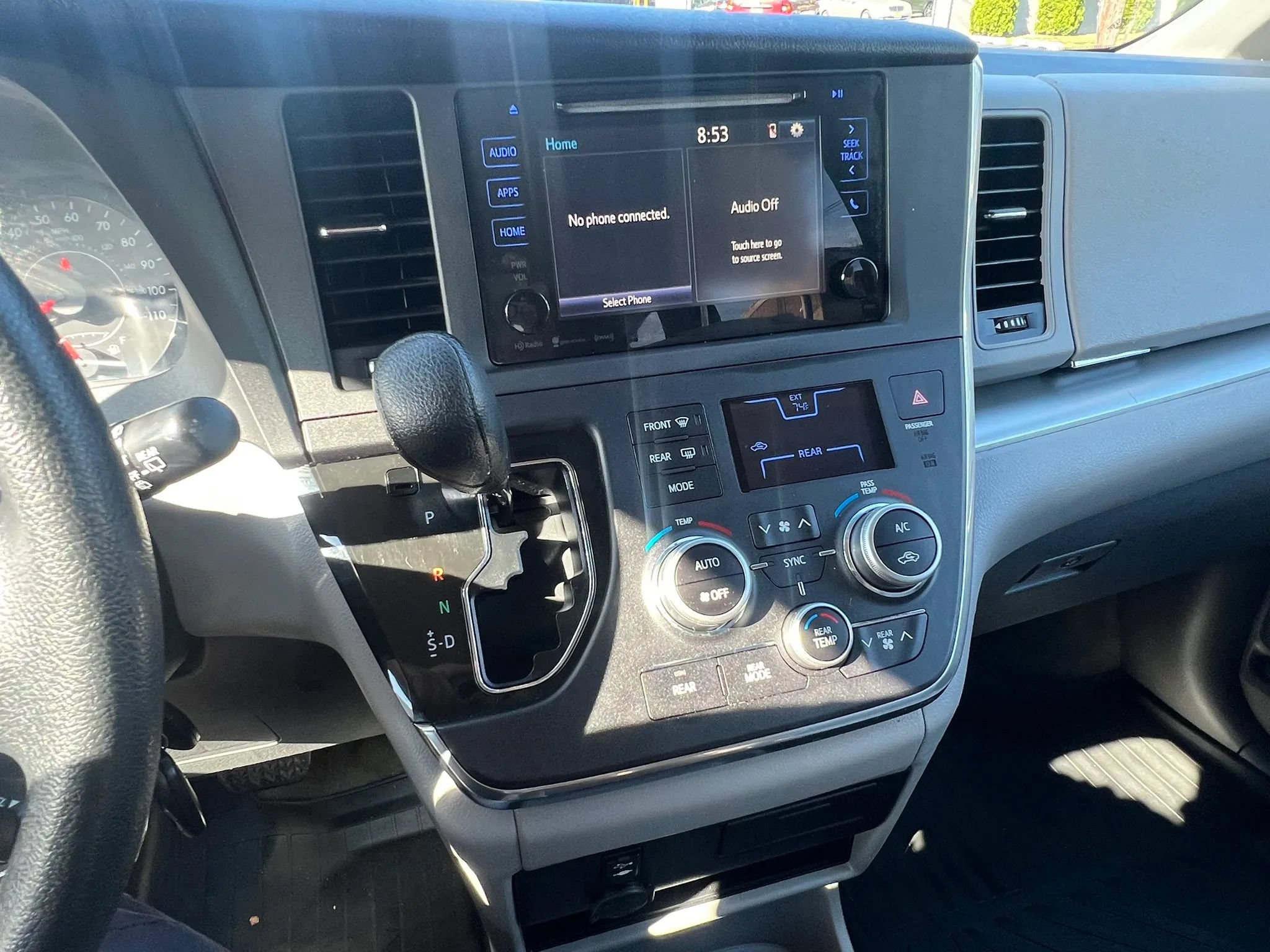 Used 2017 Toyota Sienna LE AWD/4WD image 21
