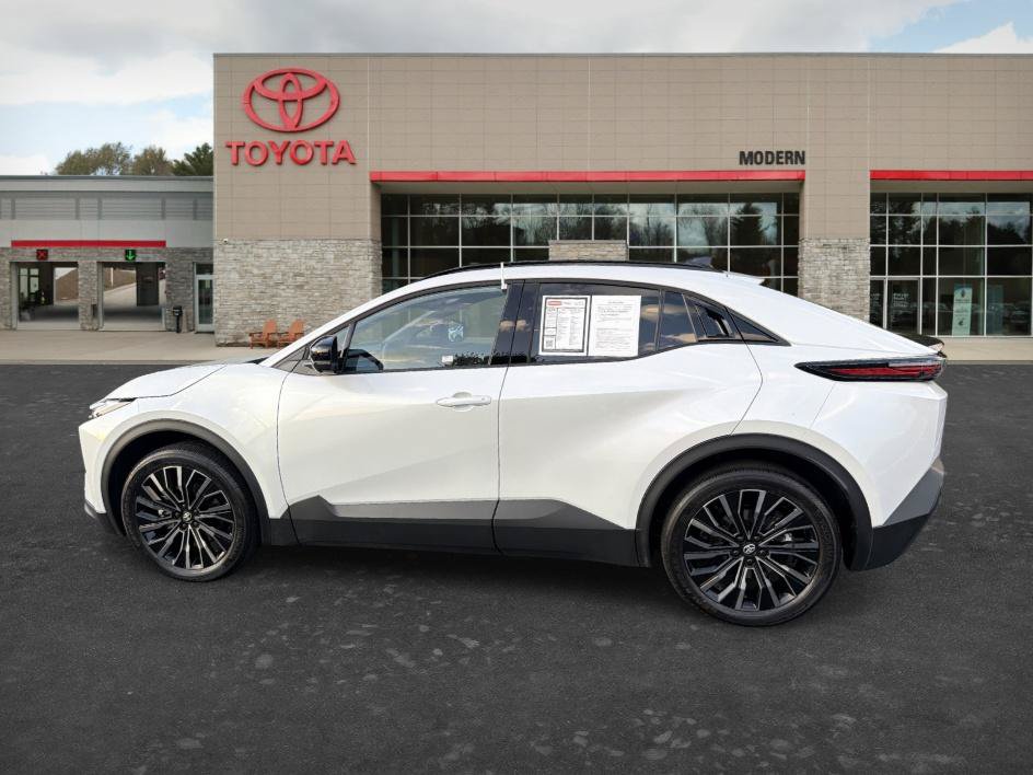 Used 2026 Toyota C-HR AWD/4WD image 7