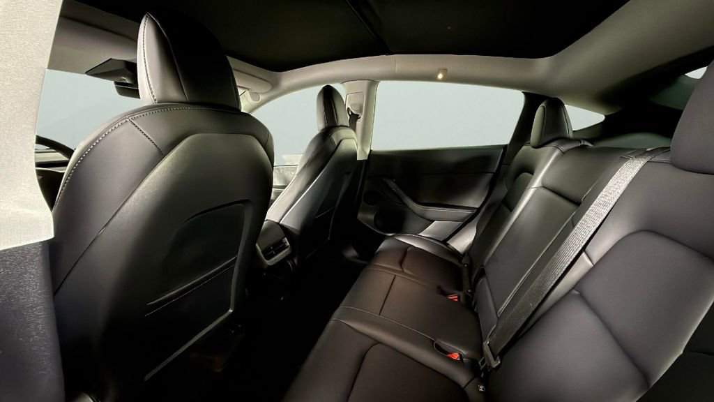 Used 2022 Tesla Model Y Performance image 28