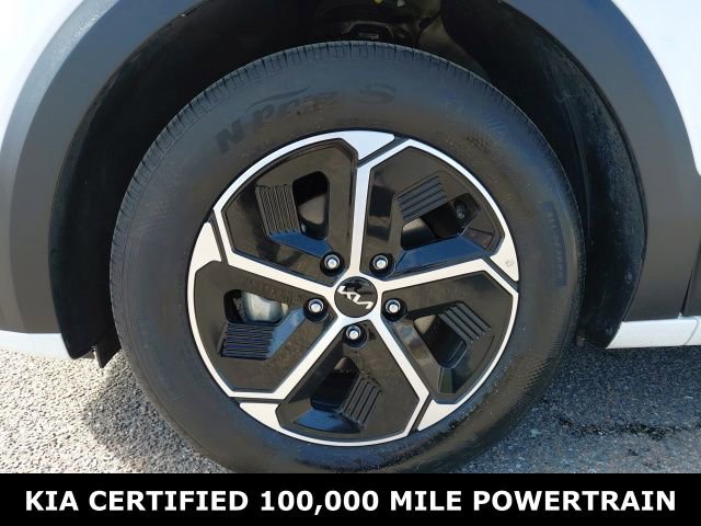Certified 2024 Kia Niro EX image 10