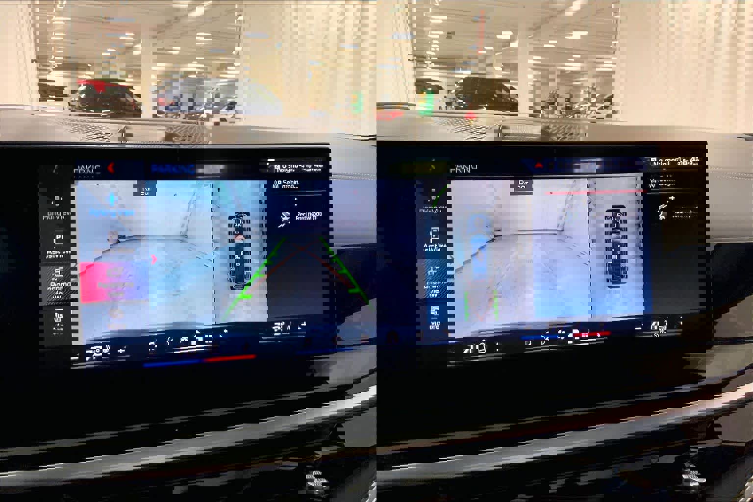 Used 2024 BMW X7 M60i w/ Executive Package image 27