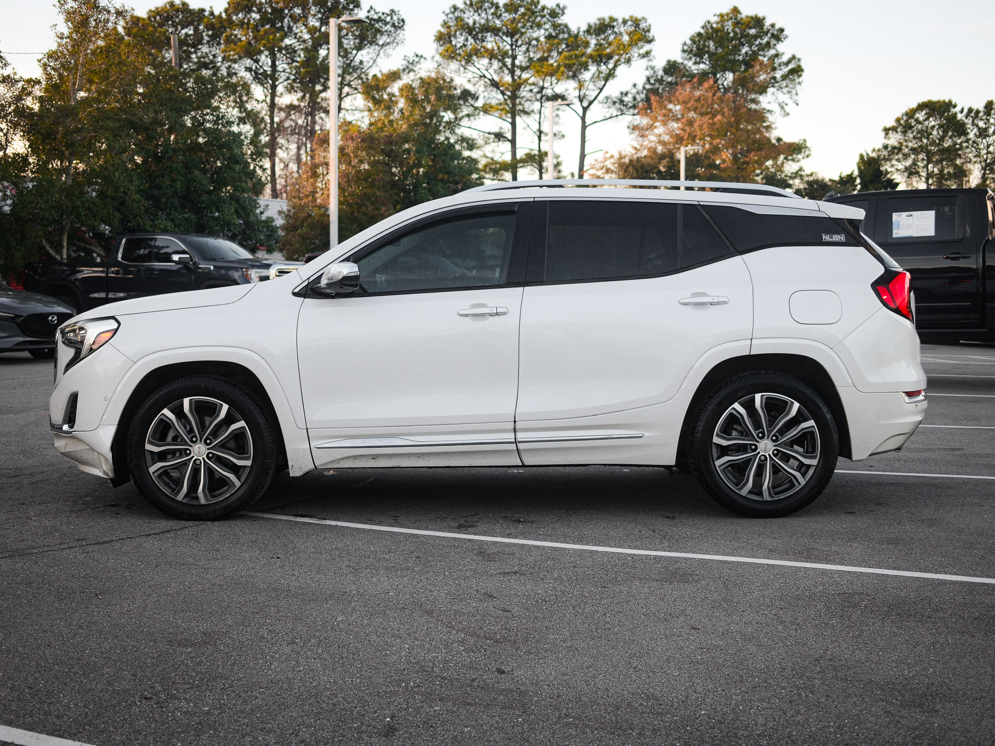 Used 2020 GMC Terrain Denali w/ Denali Premium Package image 3