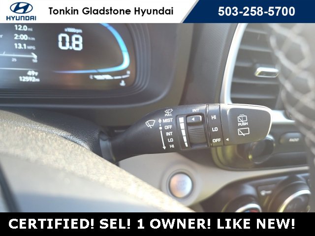 Certified 2025 Hyundai Venue SEL image 14