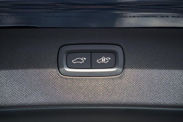 New 2026 Volvo XC90 B6 Ultra w/ Protection Package image 11