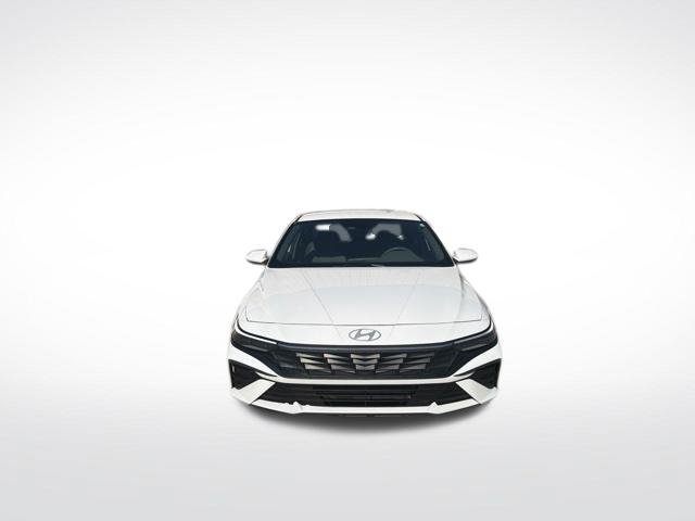 Used 2024 Hyundai Elantra SE FWD image 8