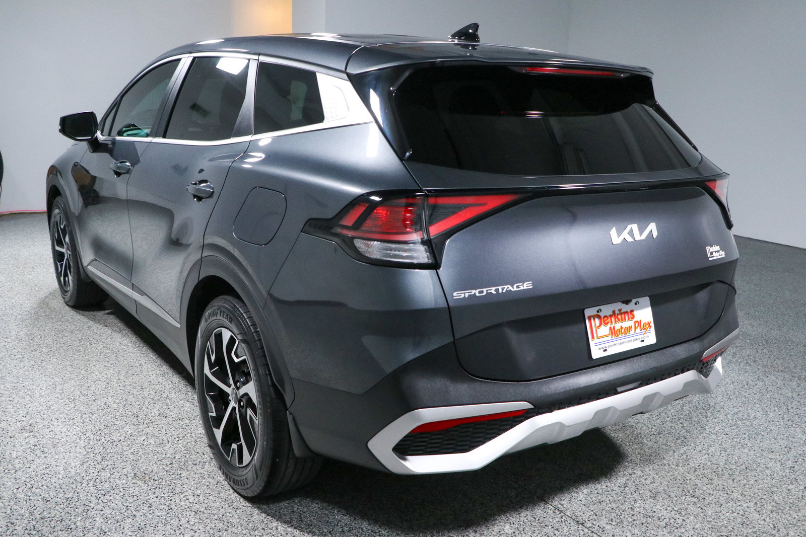 Used 2023 Kia Sportage EX FWD image 9