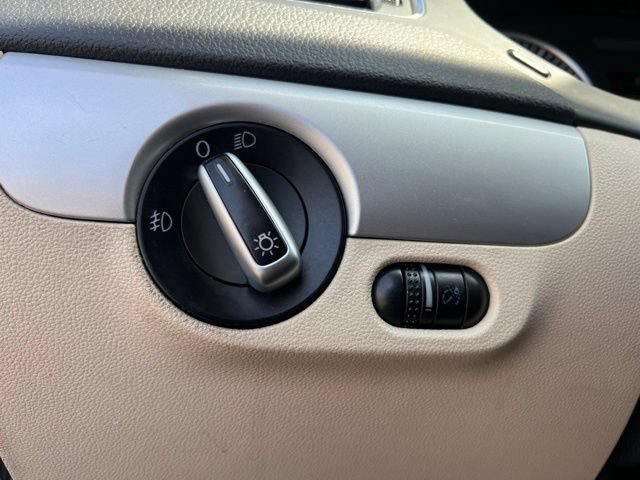 Used 2012 Volkswagen Jetta SEL FWD image 10