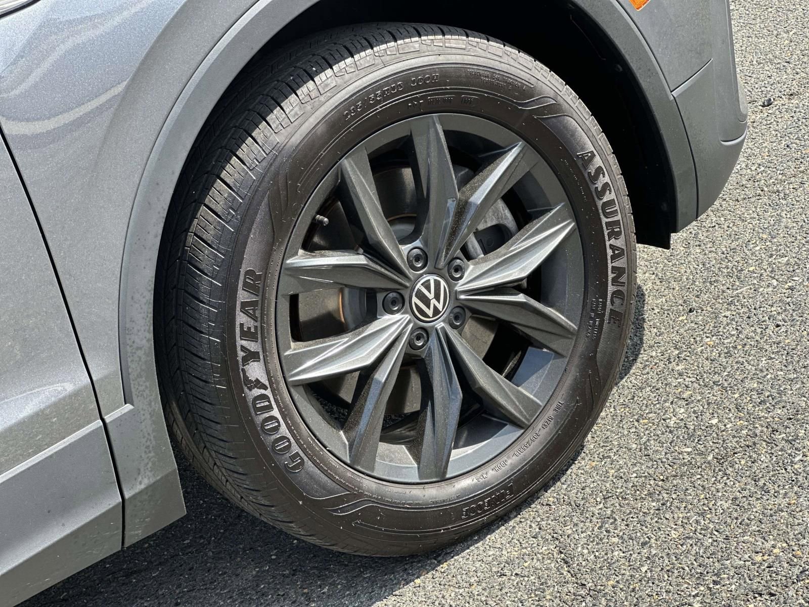 Certified 2024 Volkswagen Tiguan SE AWD/4WD image 7