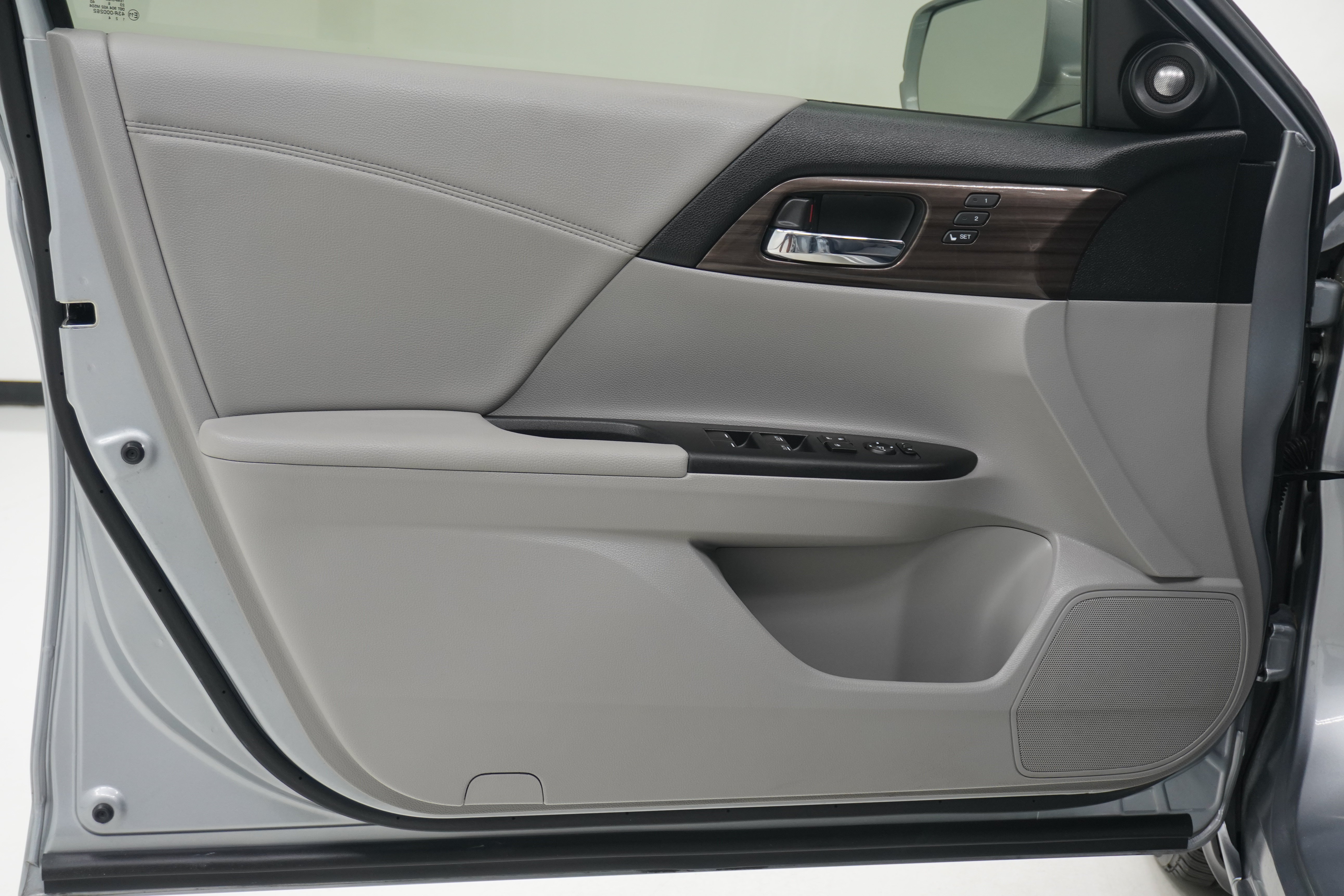 Used 2017 Honda Accord EX-L image 14