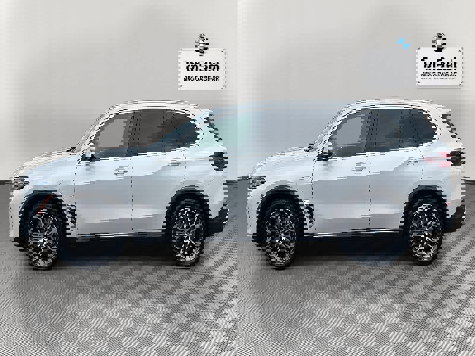 Certified 2025 BMW X5 xDrive50e image 6