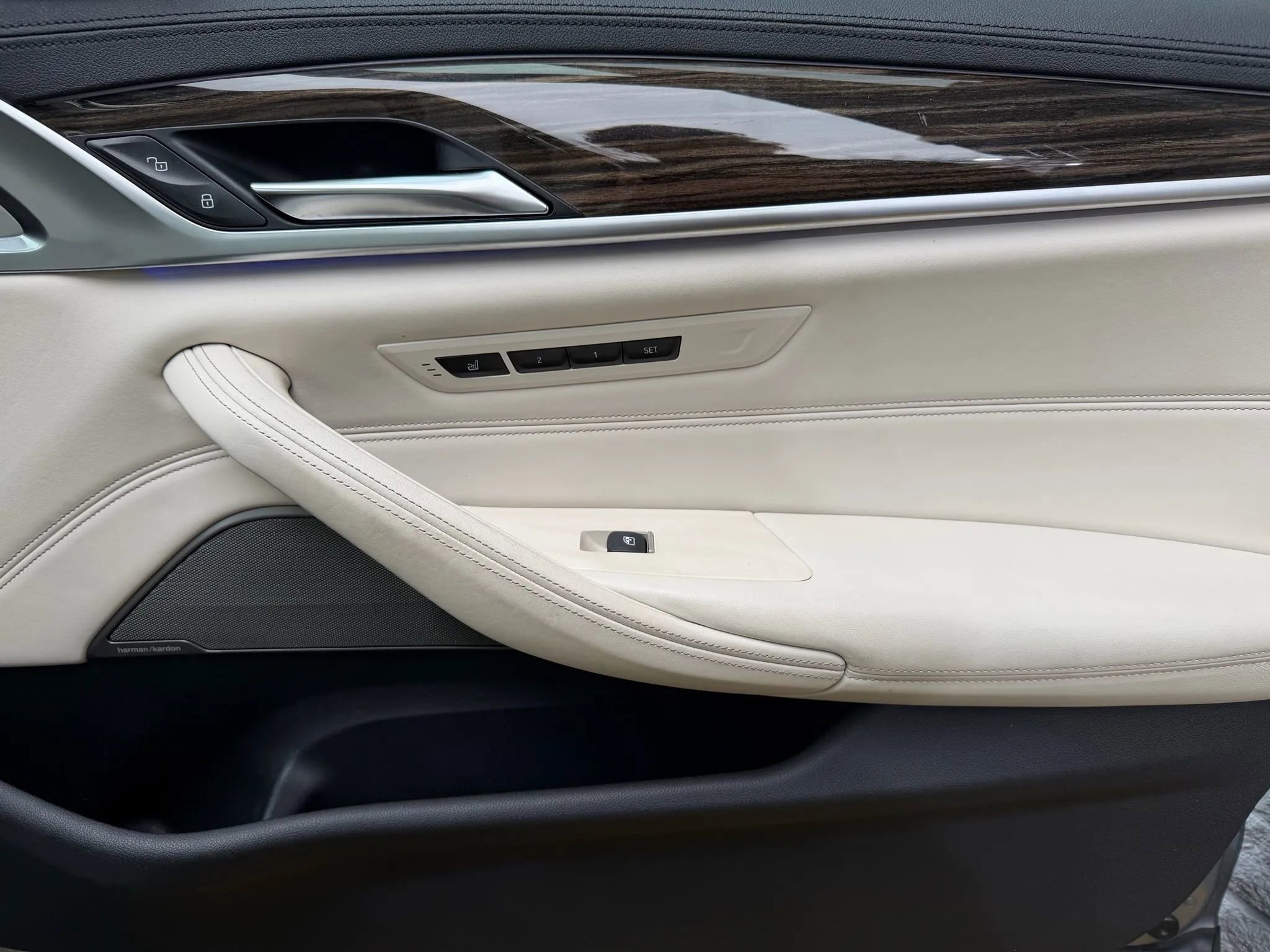 Used 2017 BMW 540i xDrive image 15