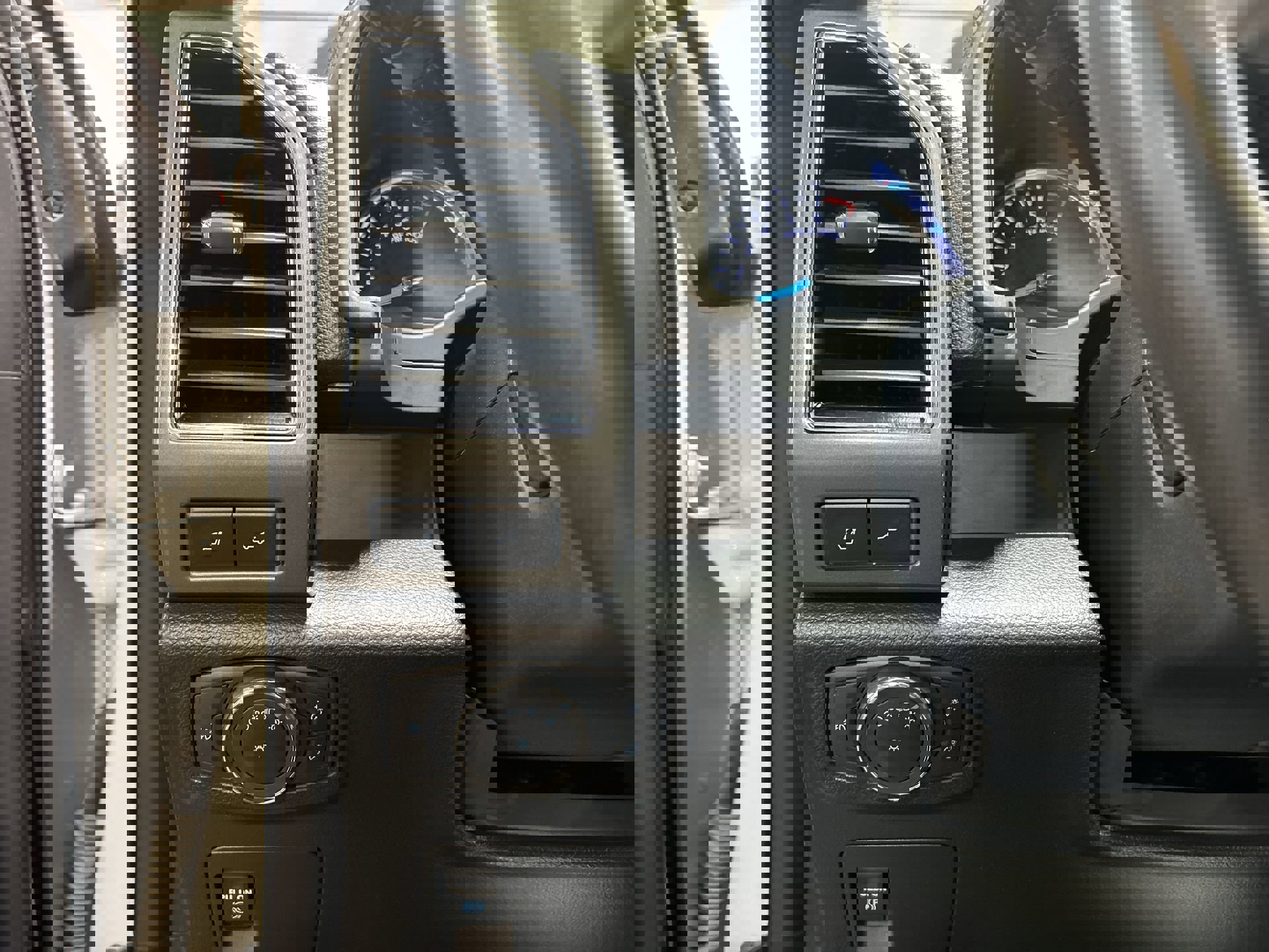 Used 2021 Ford Expedition XLT image 19